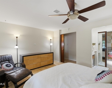 4613 E Vernon Avenue - Photo Thumbnail 12