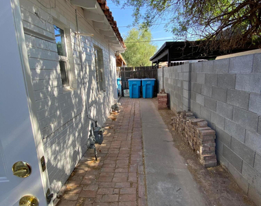 1530 W Mulberry Drive - Photo Thumbnail 16