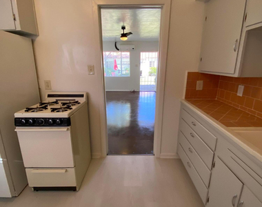 1530 W Mulberry Drive - Photo Thumbnail 6