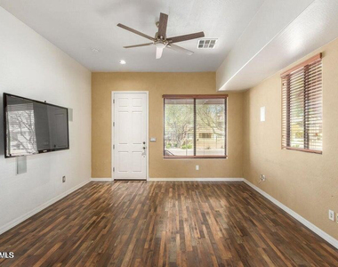 9551 E Redfield Road - Photo Thumbnail 7