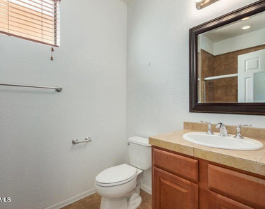 9551 E Redfield Road - Photo Thumbnail 16