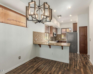 9551 E Redfield Road - Photo Thumbnail 8