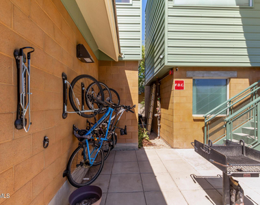 129 N 11th Avenue - Photo Thumbnail 17