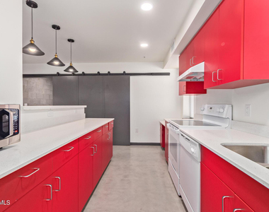 129 N 11th Avenue - Photo Thumbnail 5