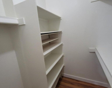 10610 S 48th Street - Photo Thumbnail 15