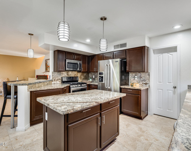 2022 E Wahalla Lane - Photo Thumbnail 12