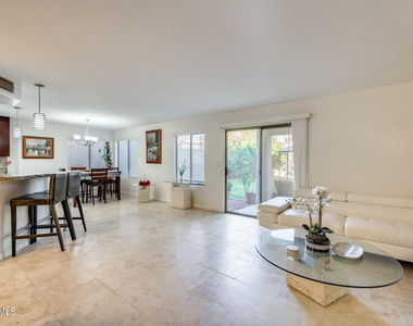 2022 E Wahalla Lane - Photo Thumbnail 8