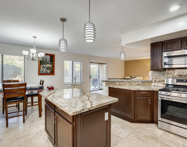 2022 E Wahalla Lane - Photo Thumbnail 14