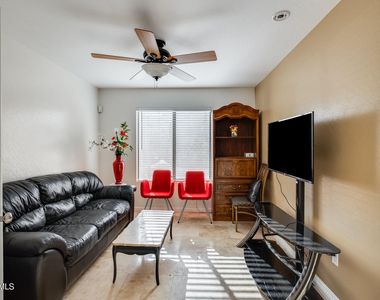 2022 E Wahalla Lane - Photo Thumbnail 5
