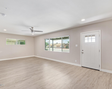 2136 W Village Drive - Photo Thumbnail 10