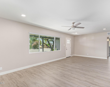 2136 W Village Drive - Photo Thumbnail 9