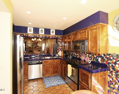 6218 N 30th Place - Photo Thumbnail 3