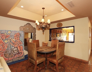 6218 N 30th Place - Photo Thumbnail 8