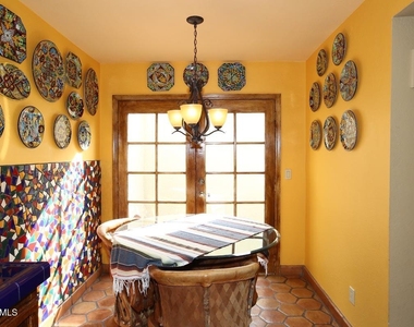 6218 N 30th Place - Photo Thumbnail 6