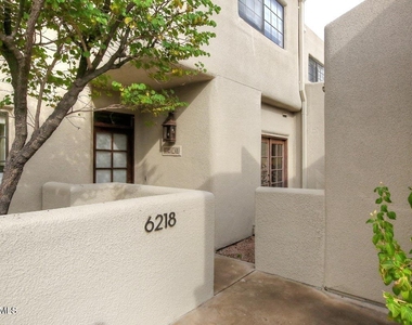 6218 N 30th Place - Photo Thumbnail 1