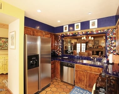 6218 N 30th Place - Photo Thumbnail 4