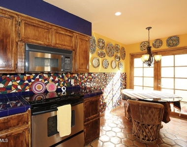 6218 N 30th Place - Photo Thumbnail 5