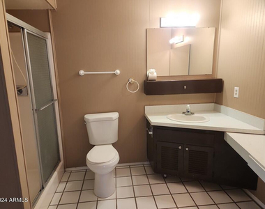 4330 W Royal Palm Road - Photo Thumbnail 17