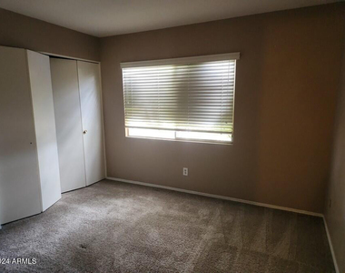4330 W Royal Palm Road - Photo Thumbnail 10