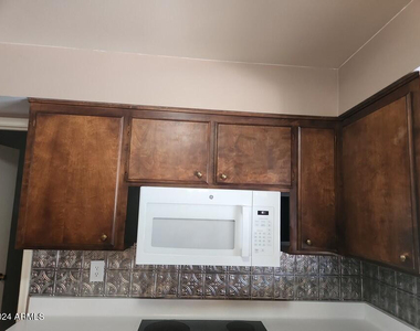 4330 W Royal Palm Road - Photo Thumbnail 4