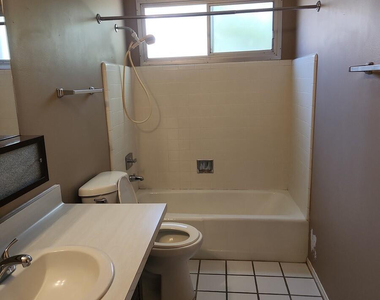 4330 W Royal Palm Road - Photo Thumbnail 13