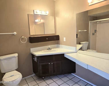 4330 W Royal Palm Road - Photo Thumbnail 23