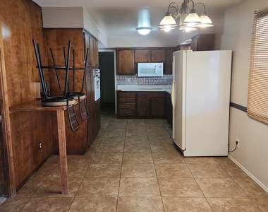 4330 W Royal Palm Road - Photo Thumbnail 3