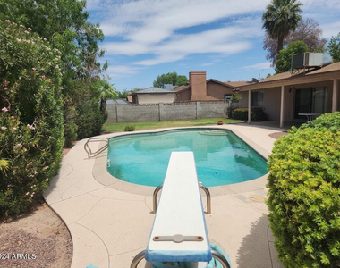 4330 W Royal Palm Road - Photo Thumbnail 20