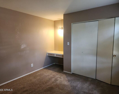 4330 W Royal Palm Road - Photo Thumbnail 12