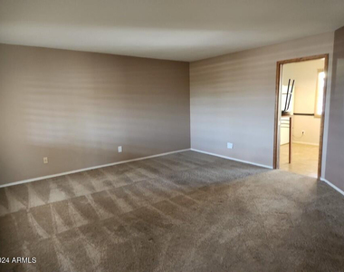4330 W Royal Palm Road - Photo Thumbnail 6