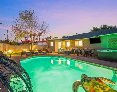 8336 E Sells Drive - Photo Thumbnail 28