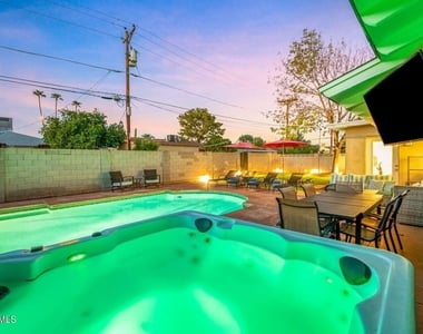8336 E Sells Drive - Photo Thumbnail 24