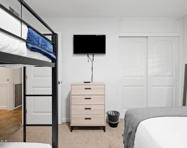 8336 E Sells Drive - Photo Thumbnail 21