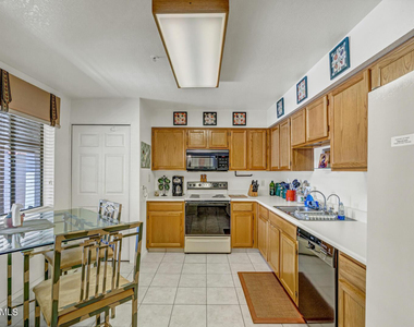 9460 E Mission Lane - Photo Thumbnail 11