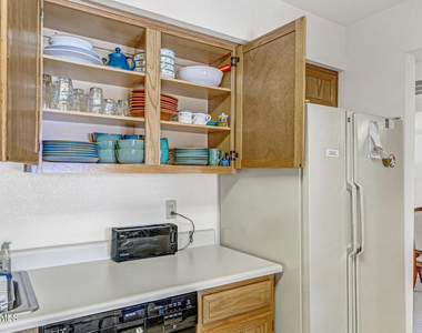 9460 E Mission Lane - Photo Thumbnail 13