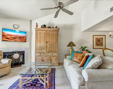 9460 E Mission Lane - Photo Thumbnail 6