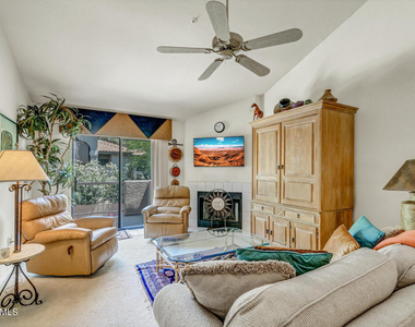 9460 E Mission Lane - Photo Thumbnail 5