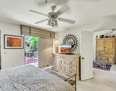 9460 E Mission Lane - Photo Thumbnail 16