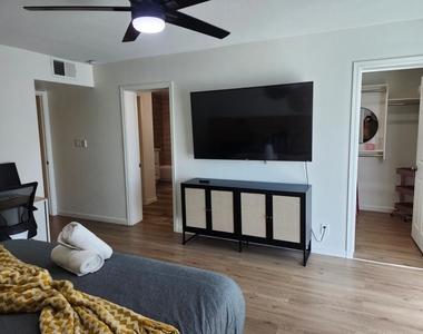 7225 E Villa - Photo Thumbnail 30
