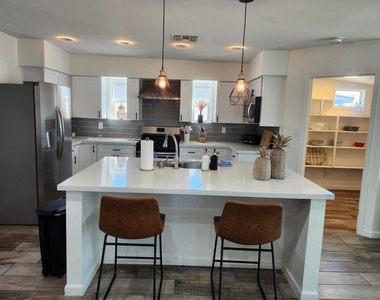 7225 E Villa - Photo Thumbnail 10