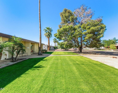 7045 E Wilshire Drive - Photo Thumbnail 2