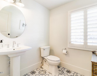 2617 N 81st Way - Photo Thumbnail 14
