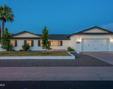 2617 N 81st Way - Photo Thumbnail 9