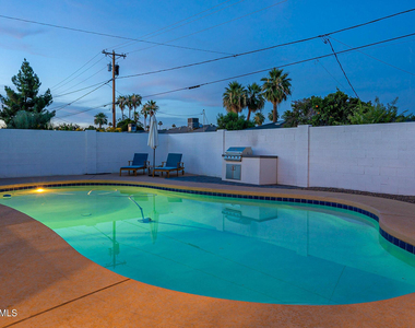 2617 N 81st Way - Photo Thumbnail 7