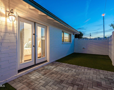 2617 N 81st Way - Photo Thumbnail 2