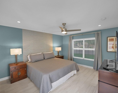 6349 N 78th Street - Photo Thumbnail 12