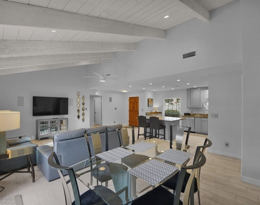 6349 N 78th Street - Photo Thumbnail 6