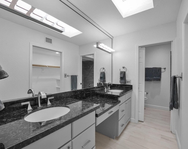 6349 N 78th Street - Photo Thumbnail 15