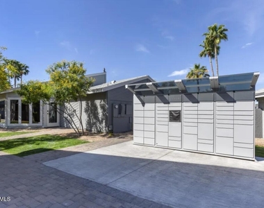 17031 N 11th Avenue - Photo Thumbnail 5