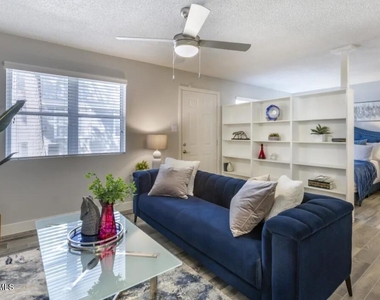 17031 N 11th Avenue - Photo Thumbnail 1